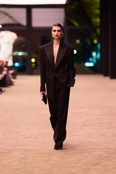 Look 49